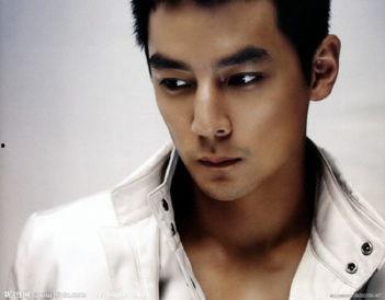 大小眼的男明星