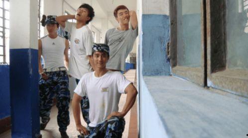 在学校偶遇明星,惊喜瞬间见证星光闪耀