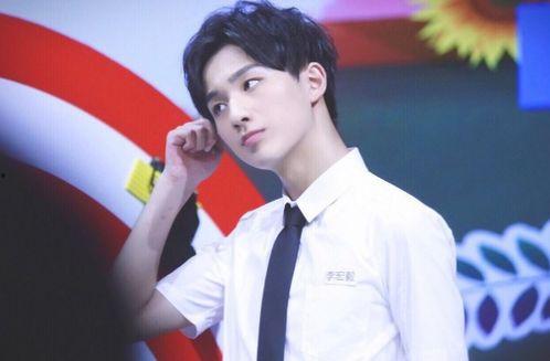 吃瓜爆料李宏毅视频播放,吃瓜群众热议不断