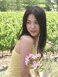 韩国巨乳童颜明星,青春与成熟并存的风采解析